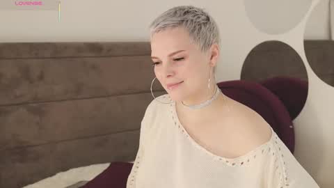 likaaberry online show from October 2, 12:04 pm