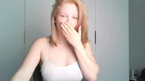 Anna and Bella online show from August 2, 5:20 am