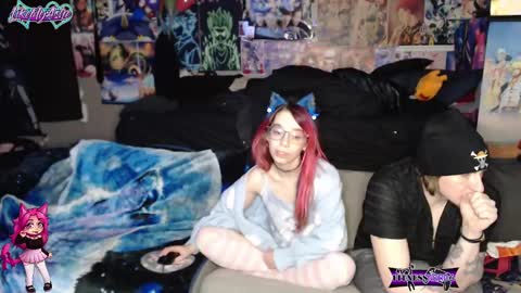 LikeMyAshe online show from February 7, 8:55 am