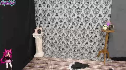 LikeMyAshe online show from October 5, 10:56 am