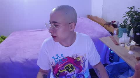 im MIA  -- MY OF is catsito3 online show from December 24, 11:00 pm