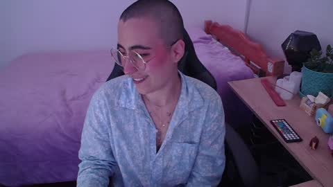 im MIA  -- MY OF is catsito3 online show from February 3, 7:51 am