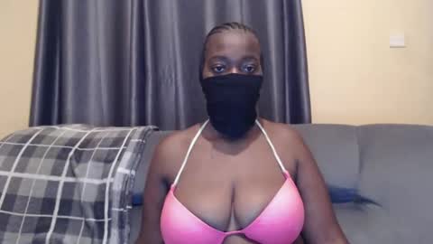 Lilcutiee online show from March 2, 8:48 am