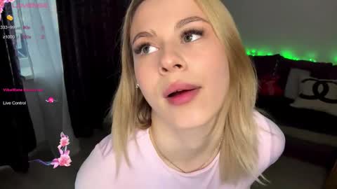 Elisa  online show from October 8, 9:26 am