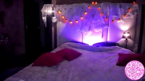 Gabriela online show from October 23, 7:48 pm