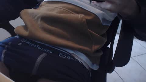 Snapshot of lil_j_ chatting on September 30, 1:32 pm lil_j_ online show from September 30, 1:32 pm