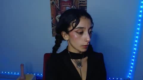 Snapshot of lil_lisaa chatting on December 15, 9:56 am Lisaa online show from December 15, 9:56 am