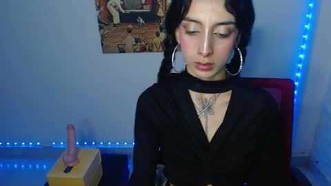 Snapshot of lil_lisaa chatting on December 15, 3:45 am Lisaa online show from December 15, 3:45 am