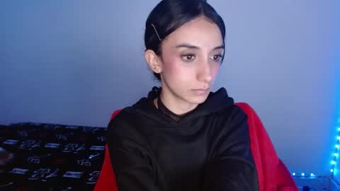 Snapshot of lil_lisaa chatting on March 6, 8:52 am Lisaa online show from March 6, 8:52 am