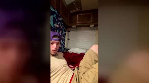 lil_peniz online show from March 15, 8:40 am