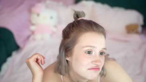 lil_tweety online show from October 13, 9:39 pm