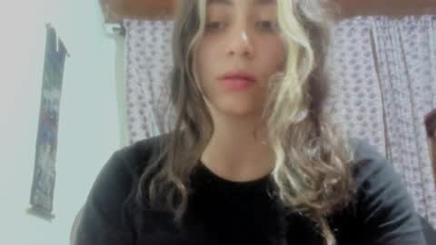 Snapshot of lila_herz chatting on December 4, 12:13 am Ren online show from December 4, 12:13 am