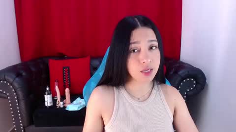 Snapshot of lila_pinky chatting on February 9, 2:29 pm L I L A online show from February 9, 2:29 pm