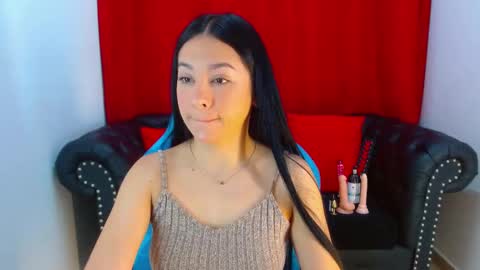 Snapshot of lila_pinky chatting on February 17, 1:33 pm L I L A online show from February 17, 1:33 pm