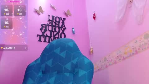 Snapshot of lila_pinky chatting on February 24, 9:31 pm L I L A online show from February 24, 9:31 pm