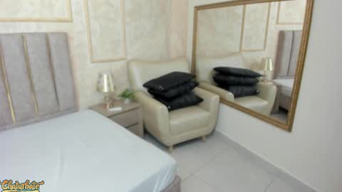 lila bailey  online show from October 15, 7:47 pm