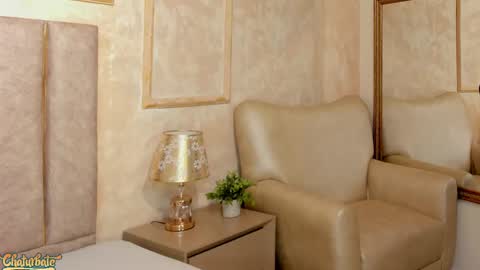 lila bailey  online show from October 16, 7:56 pm