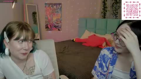 Lili online show from May 14, 4:27 pm