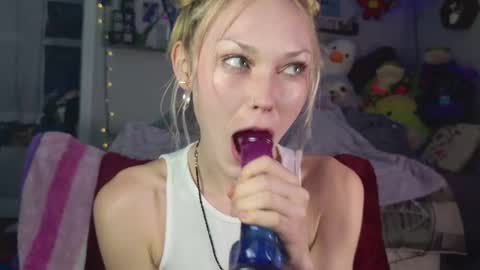 LilSquirt online show from November 6, 10:02 pm