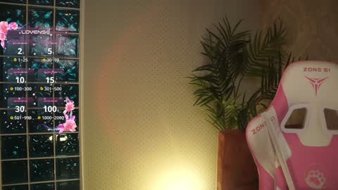Lili online show from December 7, 11:56 am