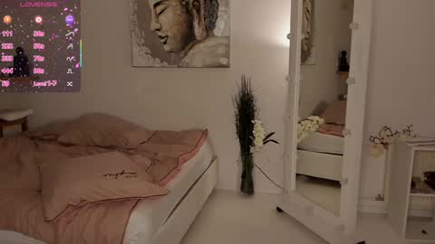 Lilith Nickol online show from November 25, 3:44 pm