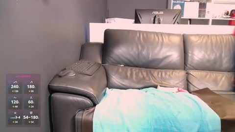 Lili Bertine online show from January 14, 3:04 pm