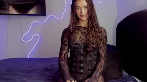 lili_evanss online show from June 4, 6:03 pm
