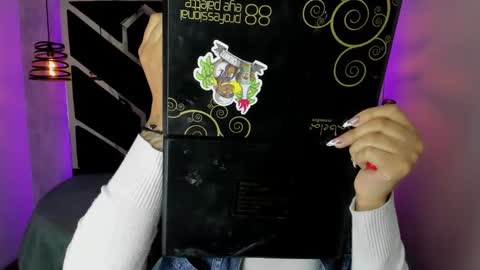 lili_evanss online show from November 15, 12:07 pm