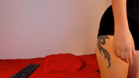 Lili online show from October 29, 12:01 am