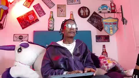 lili_roussi online show from December 4, 1:49 am