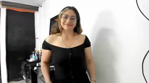 liliamilf online show from September 12, 11:51 pm