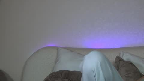 Mia online show from October 21, 6:29 am