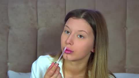 Snapshot of liliabianca chatting on September 15, 6:37 am Mia online show from September 15, 6:37 am
