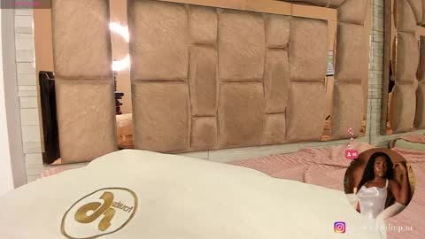 LILIAN  online show from April 17, 9:50 pm