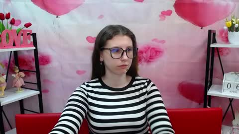 lilianashine online show from April 6, 11:00 am