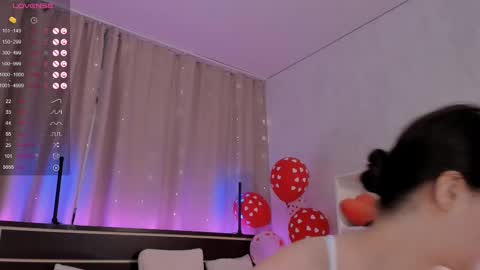 Snapshot of lilianedgars chatting on March 12, 10:05 am Lilian online show from March 12, 10:05 am