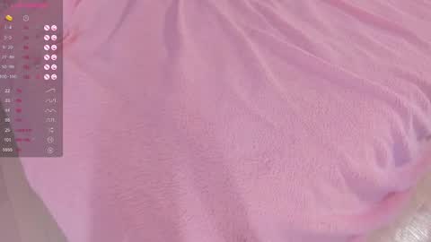 Snapshot of lilianedgars chatting on February 25, 1:43 pm Lilian online show from February 25, 1:43 pm