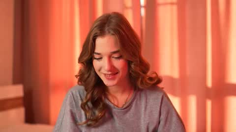 LilianLees online show from October 1, 1:43 pm