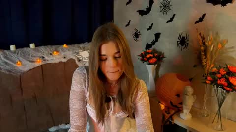 LilianLees online show from October 28, 2:51 pm