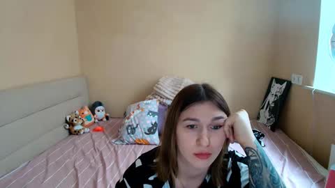 liliawoolf online show from September 29, 12:15 pm