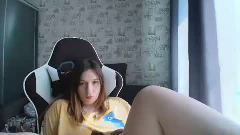 liliawoolf online show from April 6, 8:26 am