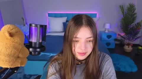 Lili Bakery online show from October 10, 3:56 am