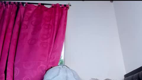 Snapshot of lilibluex chatting on February 13, 9:50 pm lilibluex online show from February 13, 9:50 pm