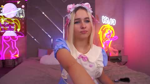 lilielfie online show from September 28, 3:10 pm