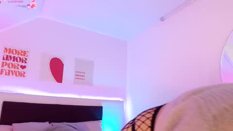 Lilith Savett online show from February 14, 1:58 pm