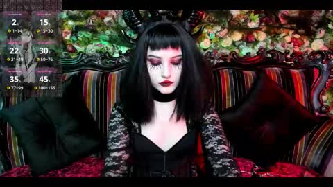 lilit_el_ online show from October 31, 10:43 pm