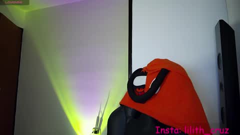 Snapshot of lilith_cruzz chatting on March 7, 4:12 am Lilith online show from March 7, 4:12 am