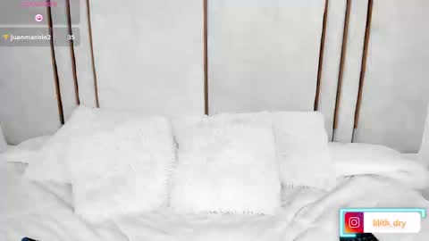 Snapshot of lilith_dry chatting on September 23, 4:56 pm lilith_dry online show from September 23, 4:56 pm