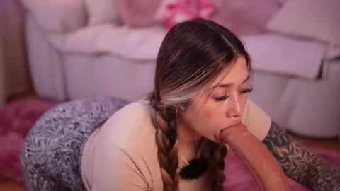 Lilith Gray online show from November 18, 4:37 am