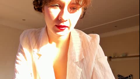 lilith online show from December 2, 10:46 am